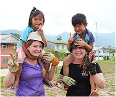 Students on World Challenge in Borneo